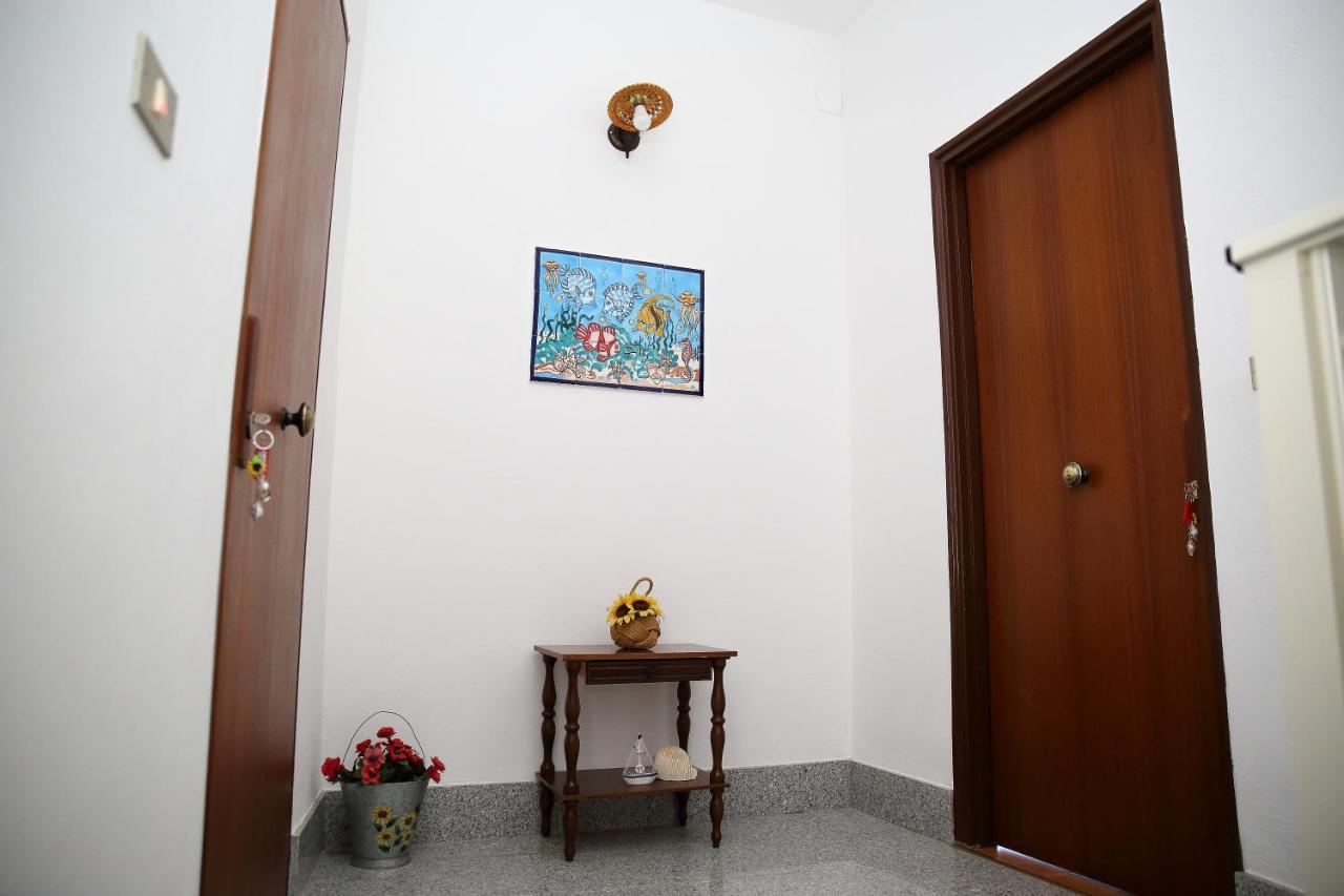 Villa Yellow House リカータ 部屋 写真